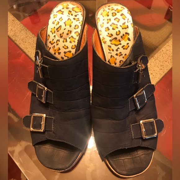 Matiko Shoes - Blue suede buckle slides